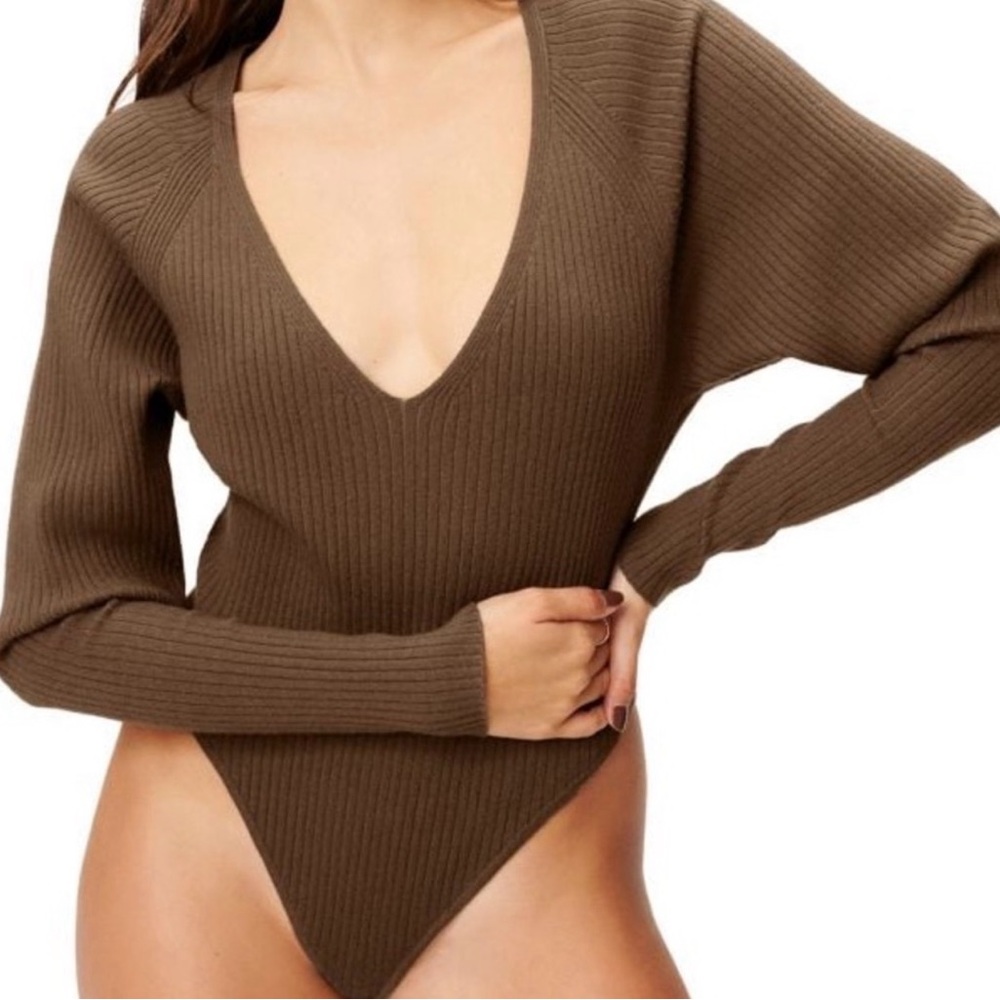 Good American Deep V-Neck Ribbed Bodysuit in Brown